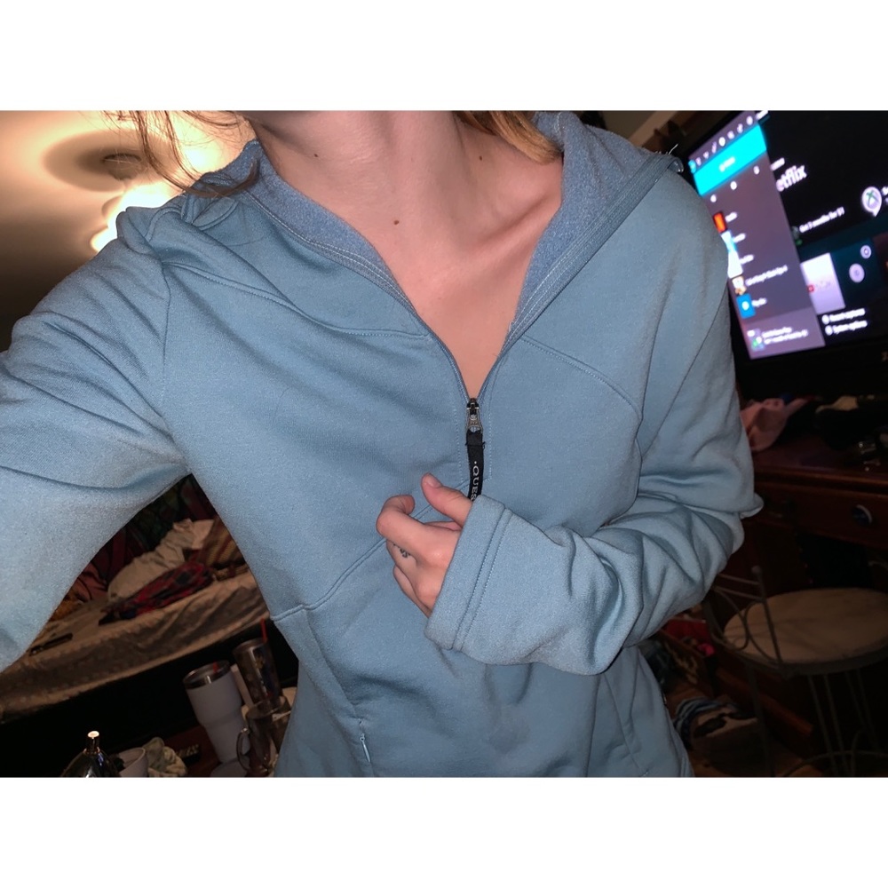 🌺 .•SALE•. Quest light blue jacket